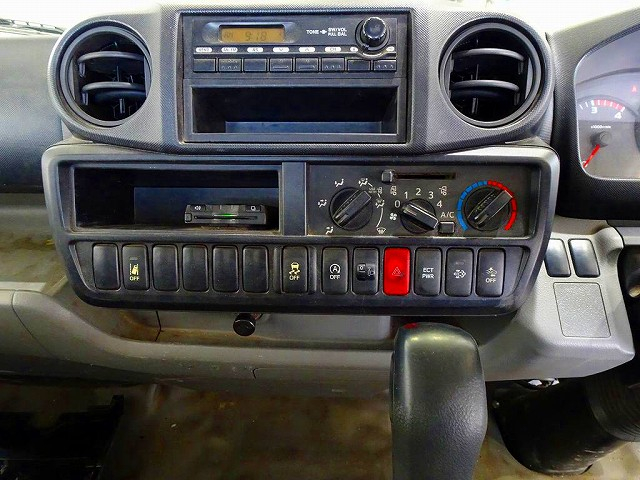 トヨエース2tFJL標準平ボデー総重量5t未満|中古トラックの販売・買取・査定のアイナビ