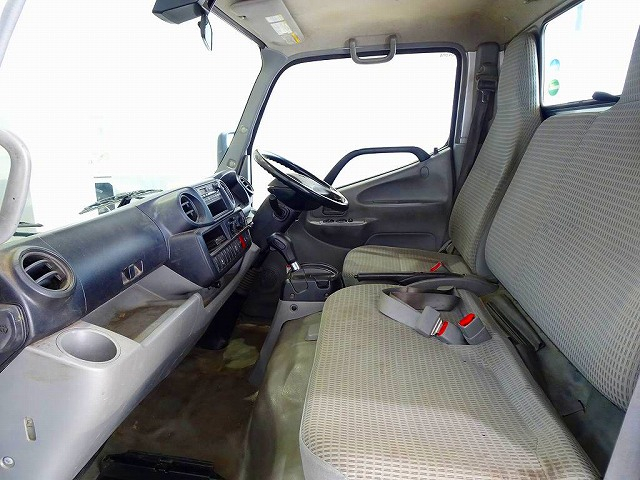 トヨエース2tFJL標準平ボデー総重量5t未満|中古トラックの販売・買取・査定のアイナビ