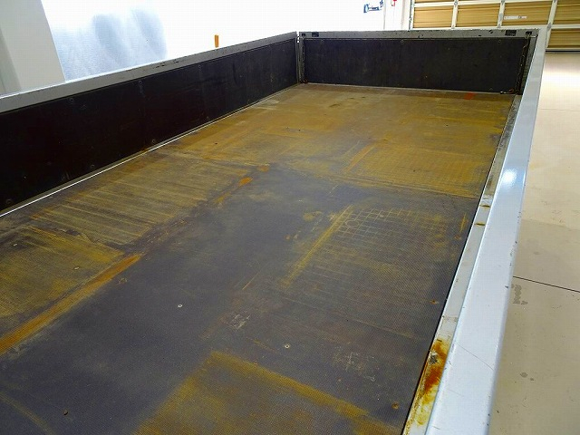 トヨエース2tFJL標準平ボデー総重量5t未満|中古トラックの販売・買取・査定のアイナビ