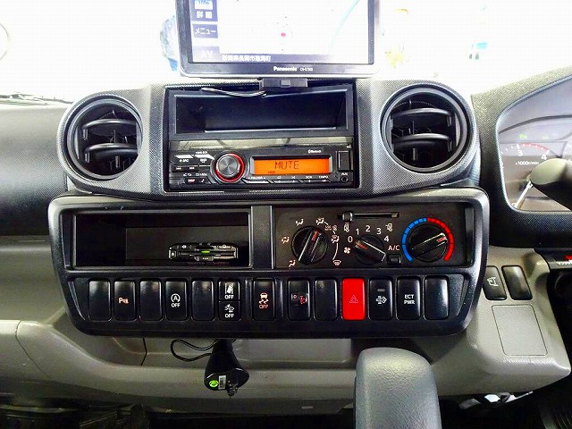 ダイナ2tJL標準平ボデー総重量5t未満|中古トラックの販売・買取・査定のアイナビ