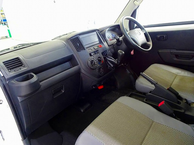 ボンゴトラックSTD0.75t4WDSタイヤ平ボデーガソリン|中古トラックの販売・買取・査定のアイナビ