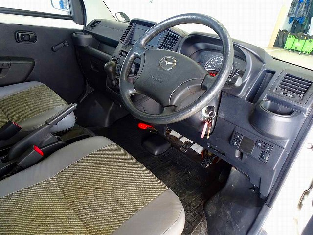 ボンゴトラックSTD0.75t4WDSタイヤ平ボデーガソリン|中古トラックの販売・買取・査定のアイナビ