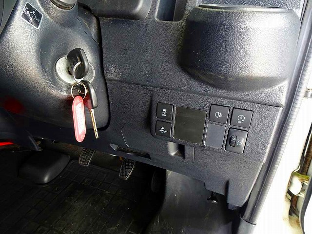 ボンゴトラックSTD0.75t4WDSタイヤ平ボデーガソリン|中古トラックの販売・買取・査定のアイナビ