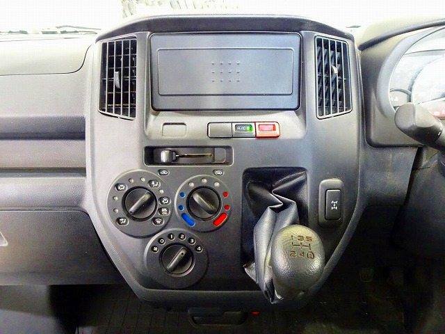 ボンゴトラックSTD0.75t4WDSタイヤ平ボデーガソリン|中古トラックの販売・買取・査定のアイナビ