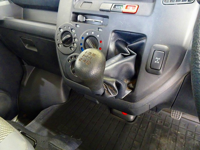 ボンゴトラックSTD0.75t4WDSタイヤ平ボデーガソリン|中古トラックの販売・買取・査定のアイナビ