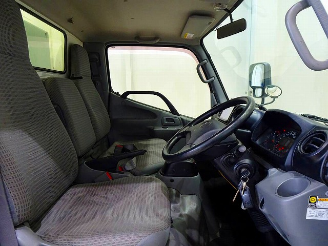 ダイナ1.35tFJLWタイヤ中温冷凍車|中古トラックの販売・買取・査定のアイナビ