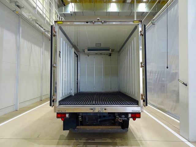 ダイナ1.35tFJLWタイヤ中温冷凍車|中古トラックの販売・買取・査定のアイナビ