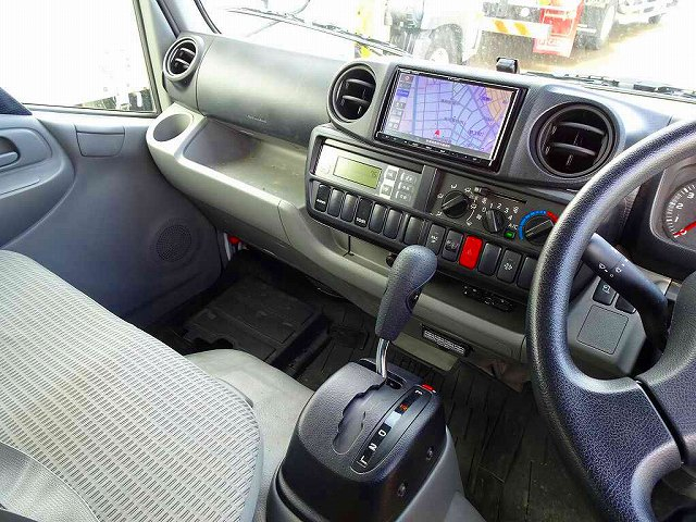 ダイナ1.35tFJLWタイヤ中温冷凍車|中古トラックの販売・買取・査定のアイナビ