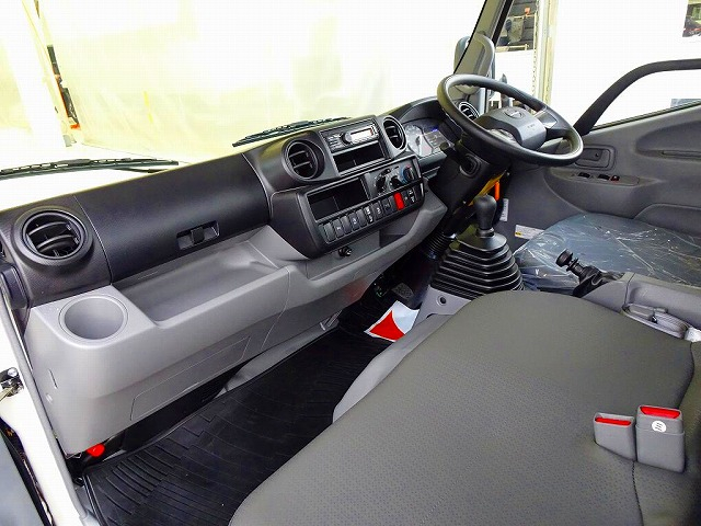 デュトロ2tFJL支柱レス強化ダンプ未使用車|中古トラックの販売・買取・査定のアイナビ