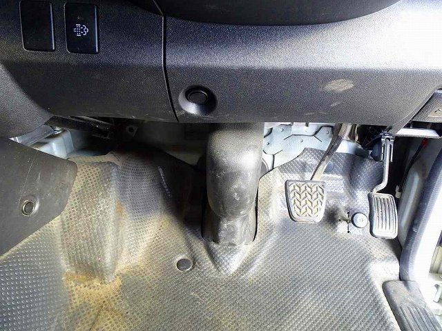 レジアスエースバンDX1t4WD2人乗り4ドア中温冷凍車|中古トラックの販売・買取・査定のアイナビ