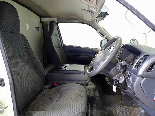 レジアスエースバンDX1t4WD2人乗り4ドア中温冷凍車|中古トラックの販売・買取・査定のアイナビ