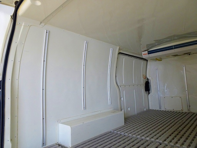 レジアスエースバンDX1t4WD2人乗り4ドア中温冷凍車|中古トラックの販売・買取・査定のアイナビ