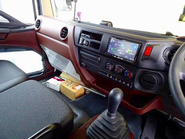 レンジャー3.2t標準ベッド付深ダンプ210ps|中古トラックの販売・買取・査定のアイナビ