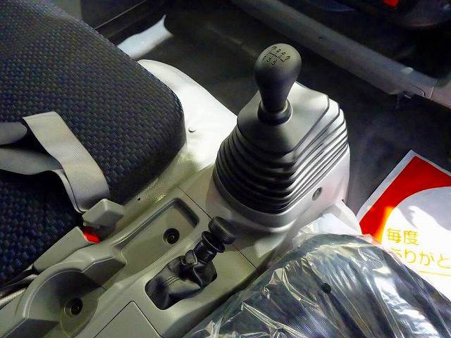 デュトロ3.5tFJLワイド超ロング2段折れ式垂直P/G付未使用車|中古トラックの販売・買取・査定のアイナビ