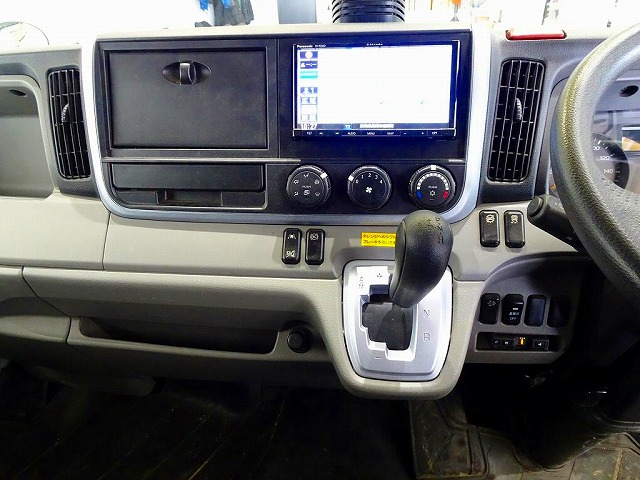 キャンター1.95t4WD全低床標準アルミバン|中古トラックの販売・買取・査定のアイナビ