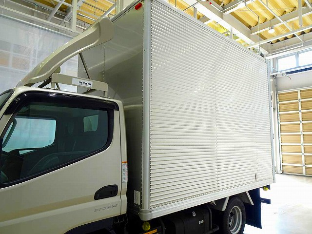 キャンター1.95t4WD全低床標準アルミバン|中古トラックの販売・買取・査定のアイナビ