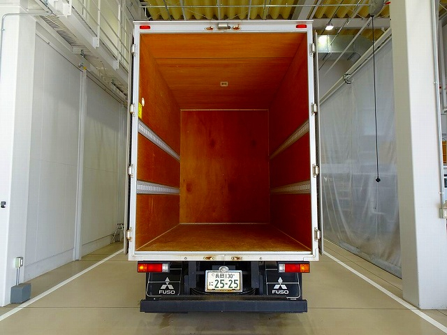 キャンター1.95t4WD全低床標準アルミバン|中古トラックの販売・買取・査定のアイナビ