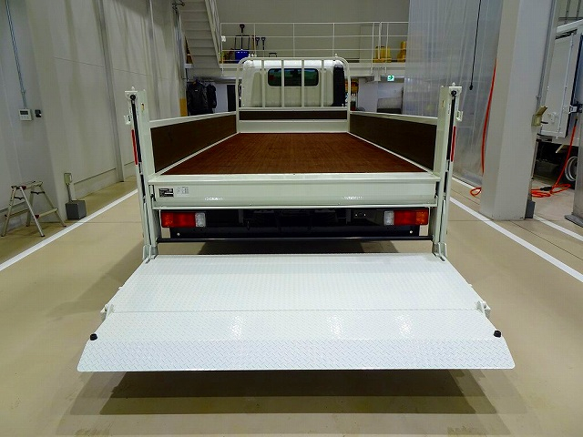 ダイナ1.35tFJLWタイヤ垂直P/G付|中古トラックの販売・買取・査定のアイナビ