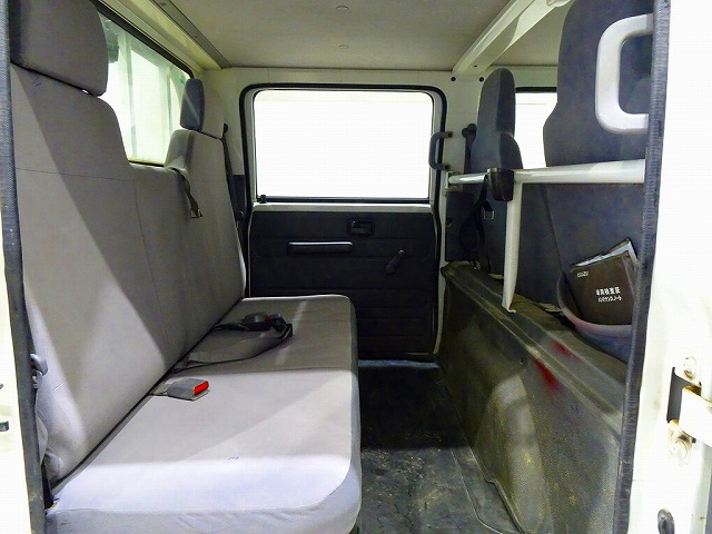 エルフ1.75t4WDFFL標準Wキャブ/アーム式PG付総重量5t未満|中古トラックの販売・買取・査定のアイナビ