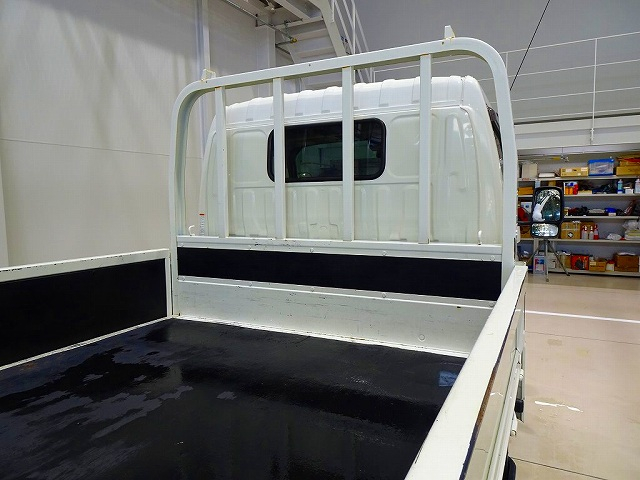 デュトロ2t4WDFJL標準セミロング平ボデー|中古トラックの販売・買取・査定のアイナビ