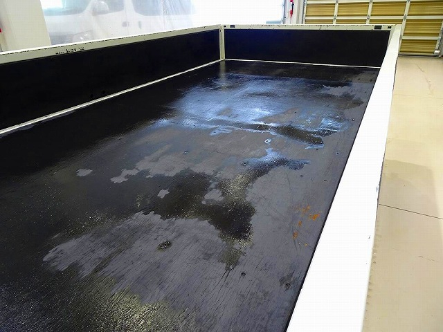 デュトロ2t4WDFJL標準セミロング平ボデー|中古トラックの販売・買取・査定のアイナビ