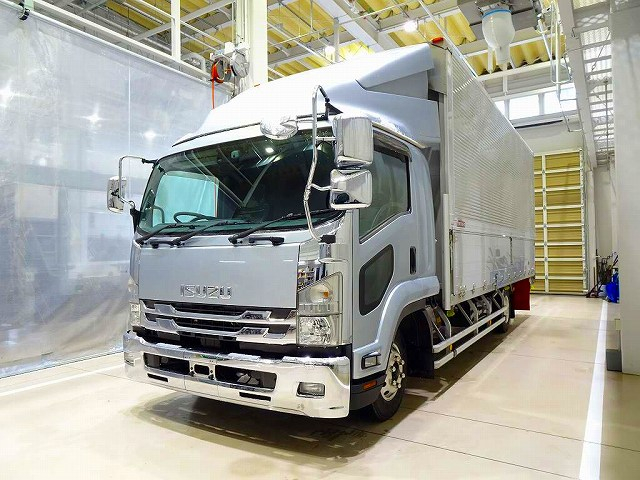 フォワード2.85tワイドベッド付アルミウイングリアエアサス|中古トラックの販売・買取・査定のアイナビ