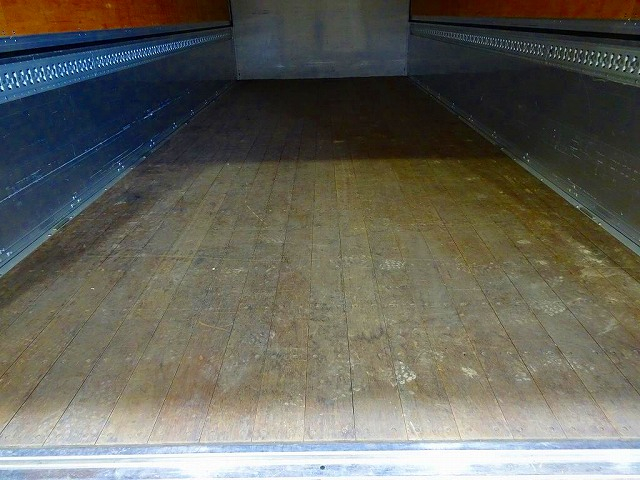 フォワード2.85tワイドベッド付アルミウイングリアエアサス|中古トラックの販売・買取・査定のアイナビ