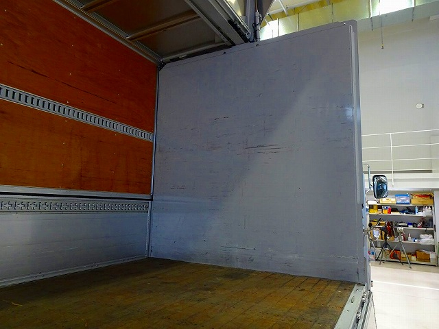 フォワード2.85tワイドベッド付アルミウイングリアエアサス|中古トラックの販売・買取・査定のアイナビ