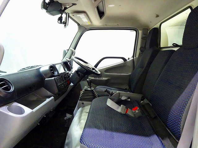 デュトロ2tFJL標準アルミバン|中古トラックの販売・買取・査定のアイナビ