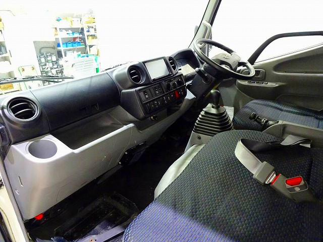 デュトロ2tFJL標準アルミバン|中古トラックの販売・買取・査定のアイナビ