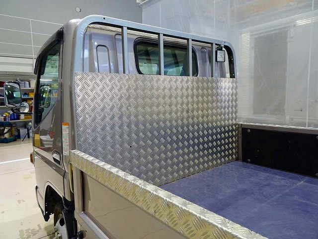 キャンター2t全低床標準平ボデー|中古トラックの販売・買取・査定のアイナビ