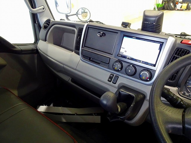 キャンター2t全低床標準平ボデー|中古トラックの販売・買取・査定のアイナビ