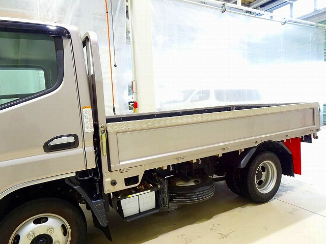 キャンター2t全低床標準平ボデー|中古トラックの販売・買取・査定のアイナビ