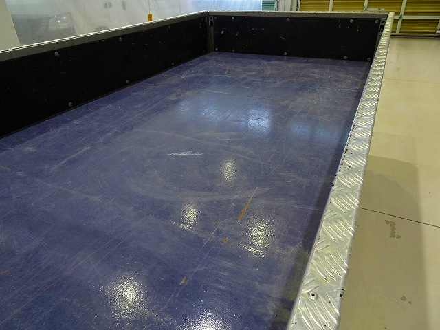 キャンター2t全低床標準平ボデー|中古トラックの販売・買取・査定のアイナビ