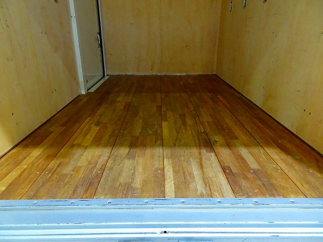 ダイナ1.2tJLWタイヤパネルバン|中古トラックの販売・買取・査定のアイナビ