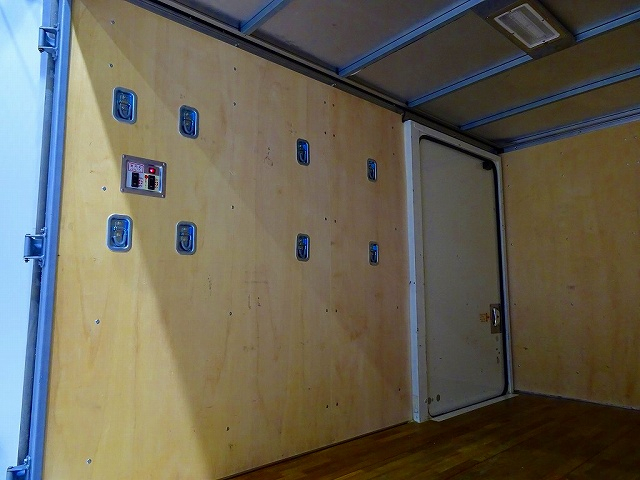 ダイナ1.2tJLWタイヤパネルバン|中古トラックの販売・買取・査定のアイナビ