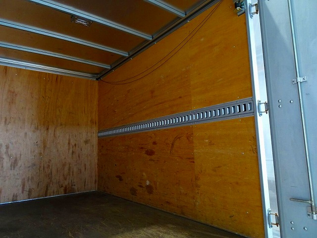 トヨエース2tFJL標準パネルバン総重量5t未満|中古トラックの販売・買取・査定のアイナビ