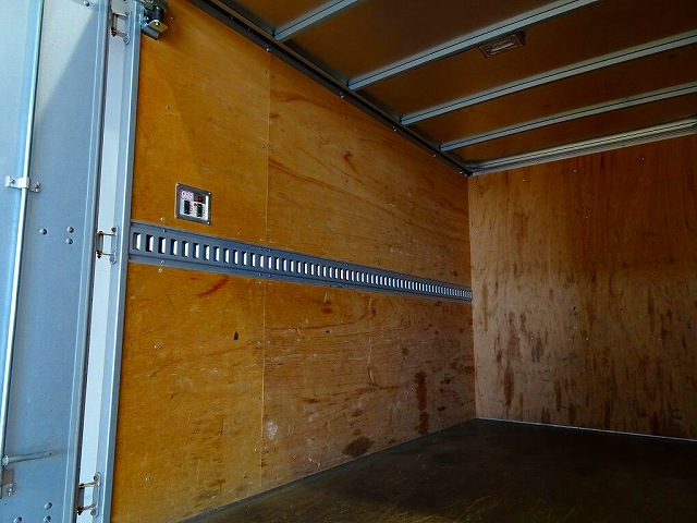 トヨエース2tFJL標準パネルバン総重量5t未満|中古トラックの販売・買取・査定のアイナビ