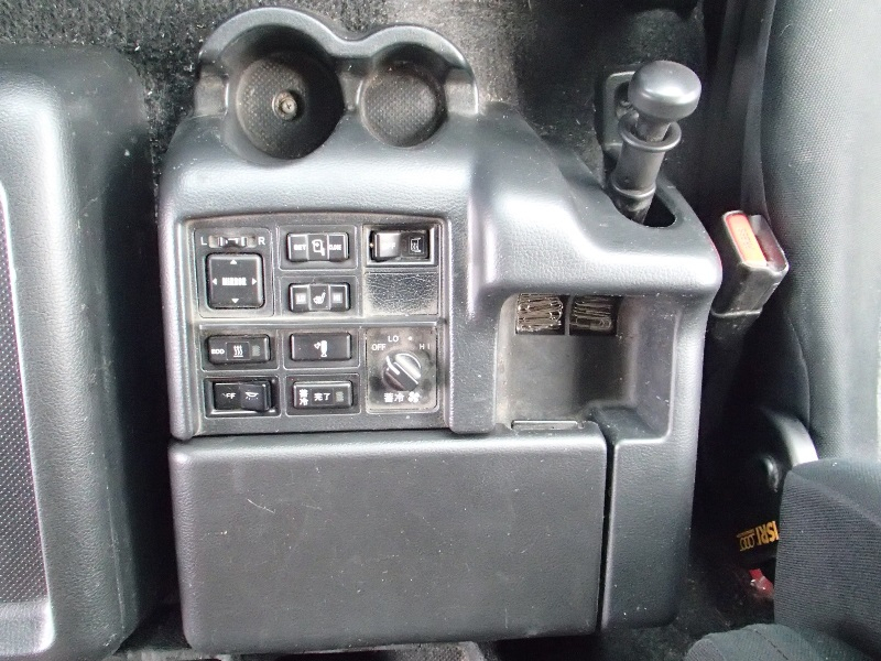 H24年 SS1EKAトラクタヘッド第5輪荷重20t|中古トラックの販売・買取・査定のアイナビ