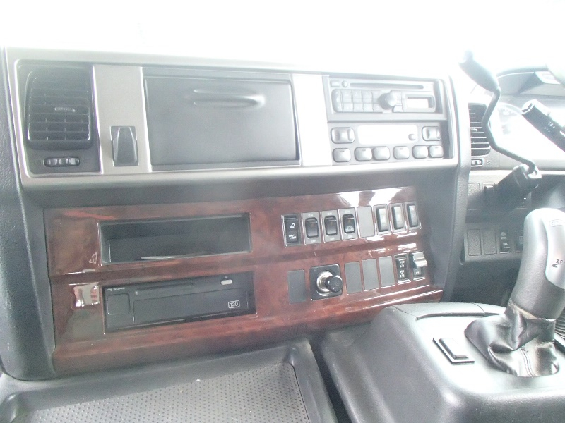 H24年 SS1EKAトラクタヘッド第5輪荷重20t|中古トラックの販売・買取・査定のアイナビ