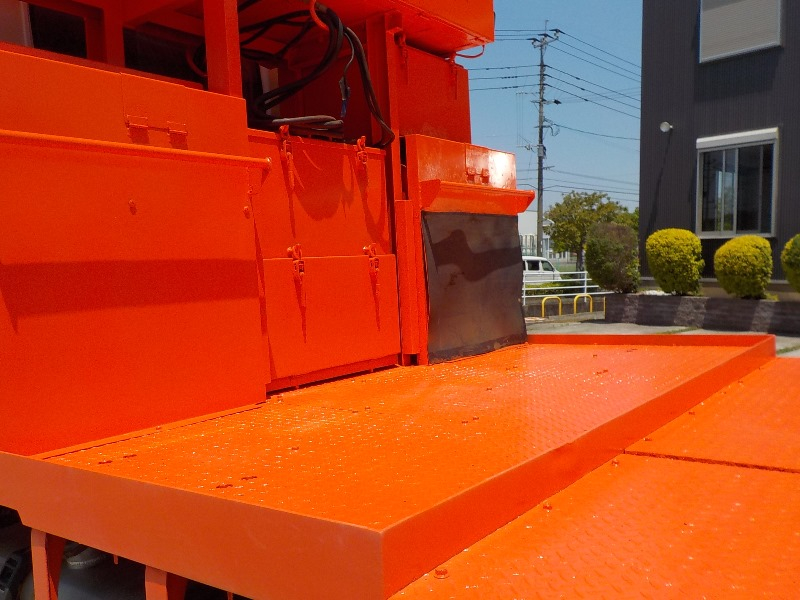 H24年 SS1EKAトラクタヘッド第5輪荷重20t|中古トラックの販売・買取・査定のアイナビ