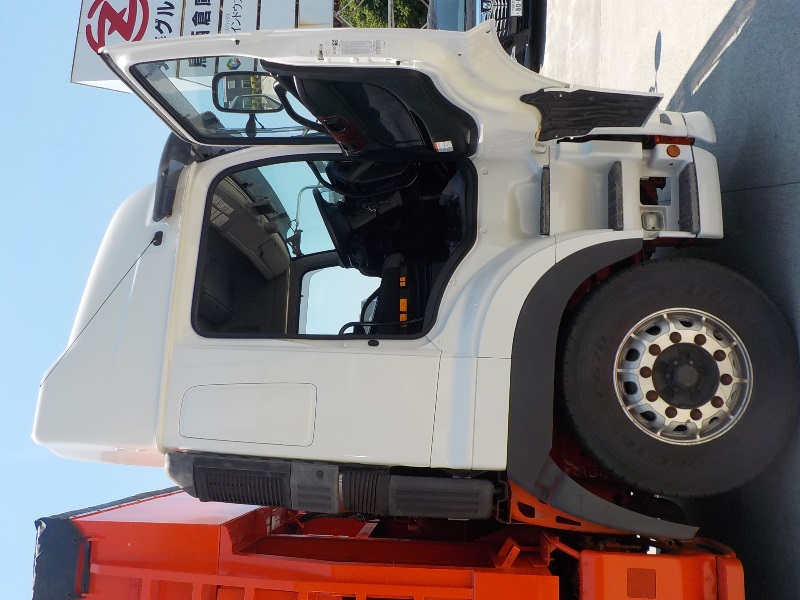 H24年 SS1EKAトラクタヘッド第5輪荷重20t|中古トラックの販売・買取・査定のアイナビ