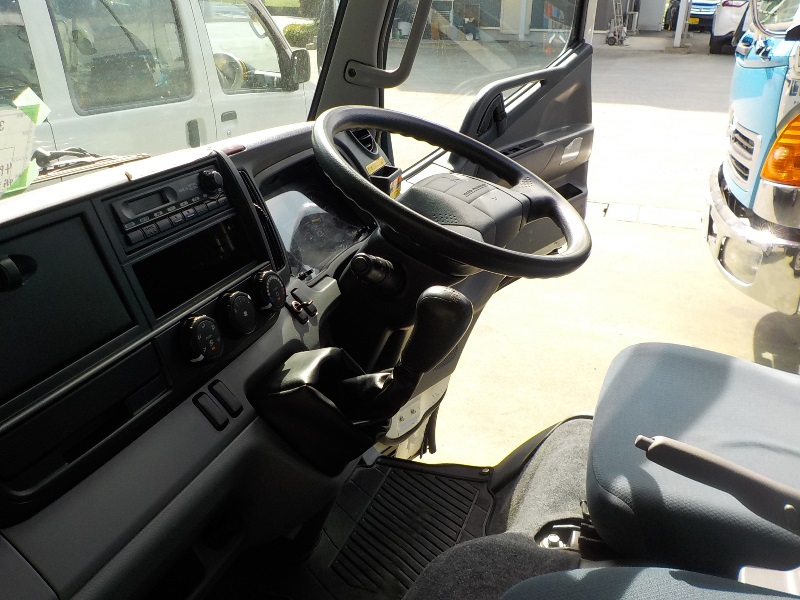 H26年三菱FEA50クレーン付平3t車標準ロング|中古トラックの販売・買取・査定のアイナビ