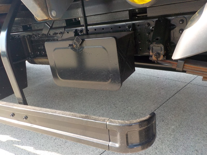 H26年三菱FEA50クレーン付平3t車標準ロング|中古トラックの販売・買取・査定のアイナビ