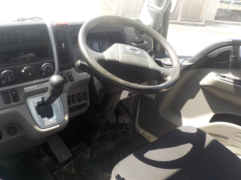 H28年 日産FGB7W平ボディワイド4WD特殊|中古トラックの販売・買取・査定のアイナビ