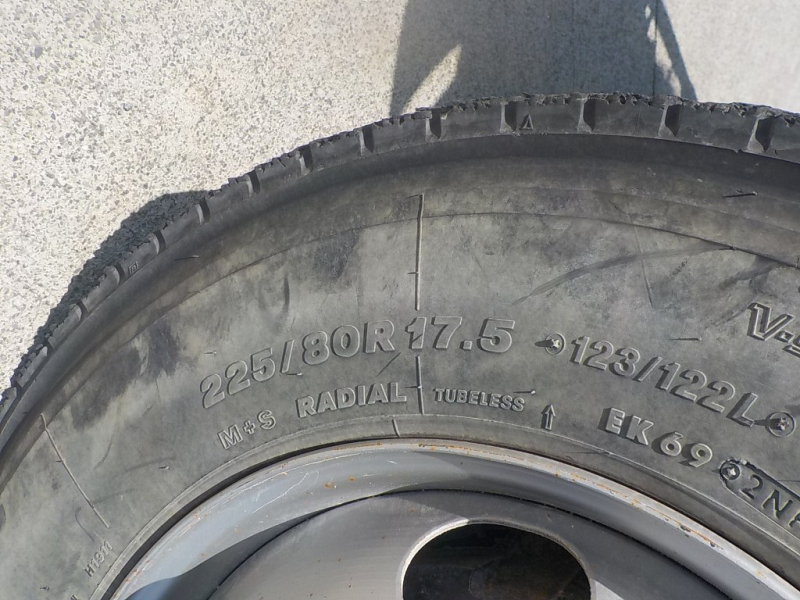 H28年 日産FGB7W平ボディワイド4WD特殊|中古トラックの販売・買取・査定のアイナビ