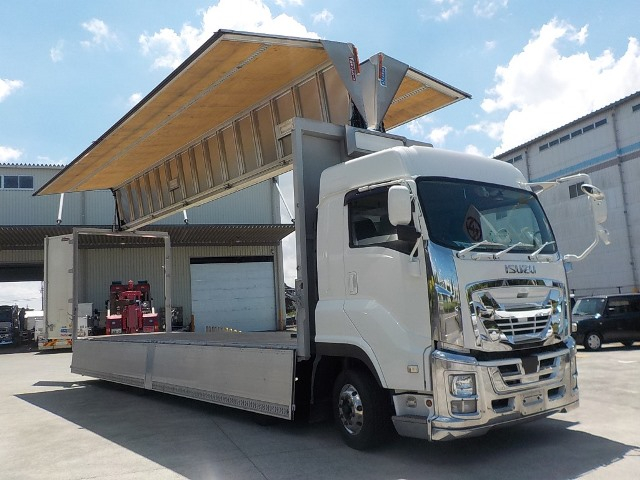 H29年CYJ77BハイルーフメッキMT|中古トラックの販売・買取・査定のアイナビ