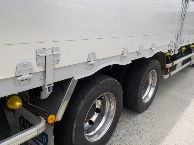 H29年CYJ77BハイルーフメッキMT|中古トラックの販売・買取・査定のアイナビ