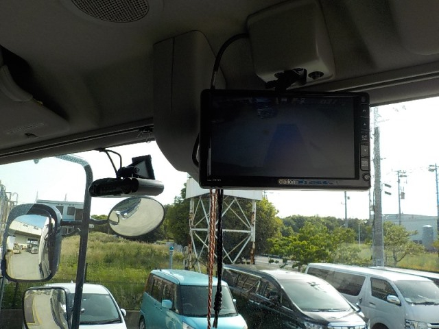 H29年CYJ77BハイルーフメッキMT|中古トラックの販売・買取・査定のアイナビ