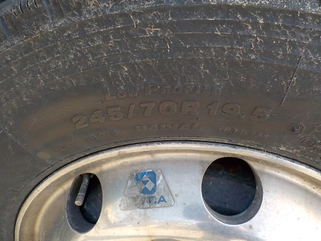 H29年CYJ77BハイルーフメッキMT|中古トラックの販売・買取・査定のアイナビ